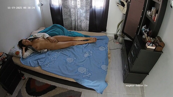 realm121-cam18-1763559571