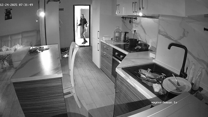 realm126-cam12-1766579269