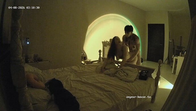 realm8-cam110-1775611269