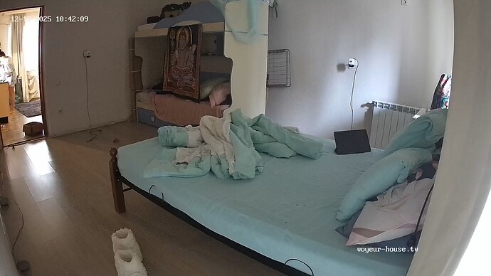 realm130-cam18-1765800572