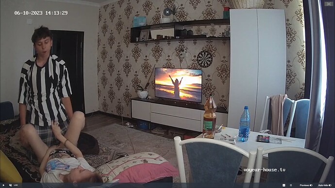 Ashampoo_Snap_samedi 10 juin 2023_9h15m2s_002_Cinderella & Isidor apartment with reallifecam cameras at Voyeur House TV - Google Chrome
