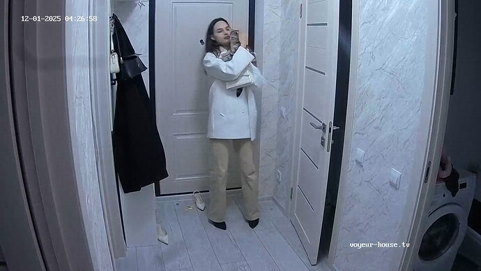 realm13-cam110-1764553927