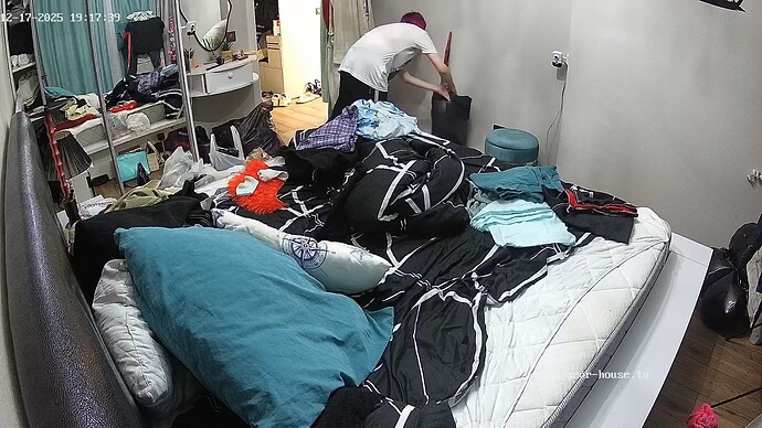 realm42-cam16-1765988294