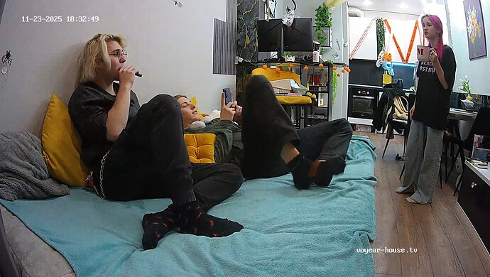 realm42-cam15-1763912000