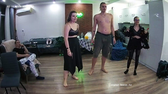 realm114-cam15-1759526773