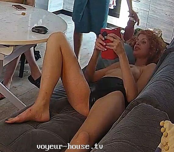 Mira_250731_cmaltoe_leatherpanty_couch_@Henry&_Mira_realm18_01