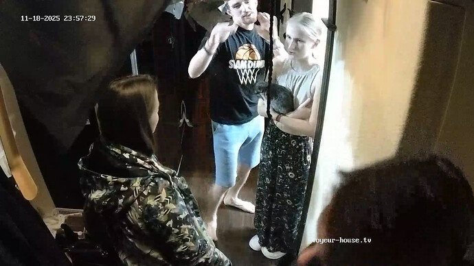 realm7-cam111-1763499491