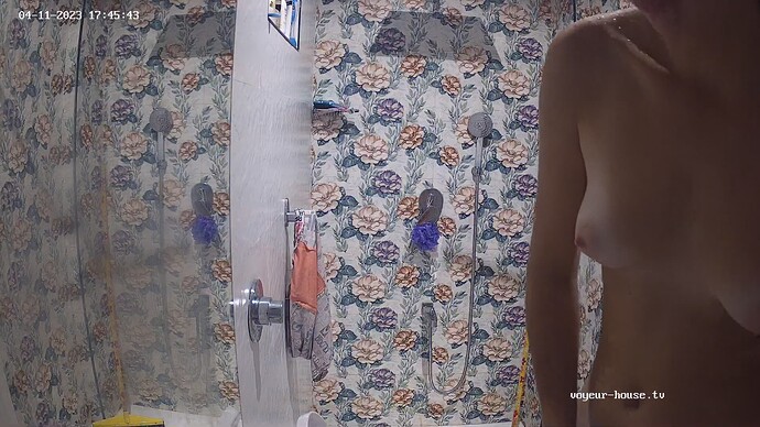 Nena_230411_shower_tanlines_@_VKN_realm97-cam114-1681216841