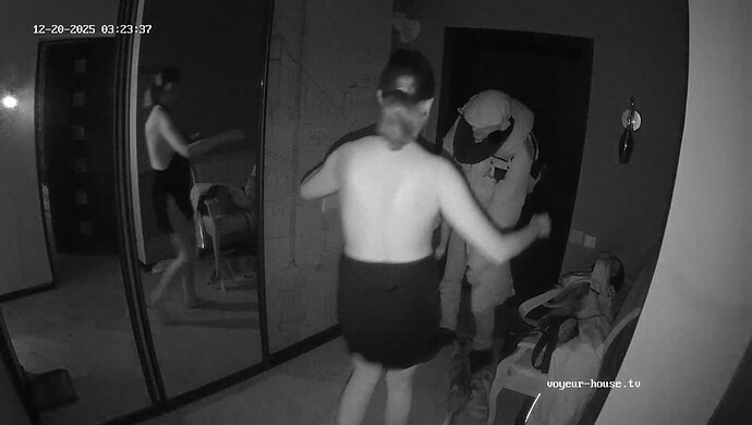 realm64-cam111-1766191144