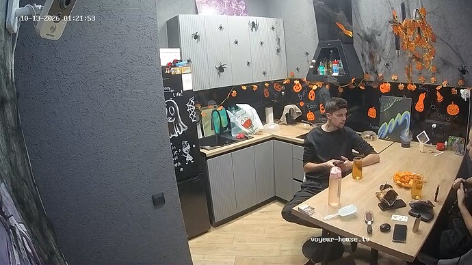 realm108-cam11-1791843750