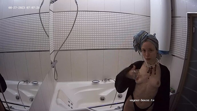 Guestgirl_230827_shower_@_Tonk_camlook_realm55-cam115-1693136455