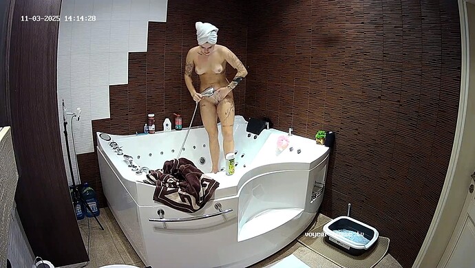 realm8-cam115-1762172786