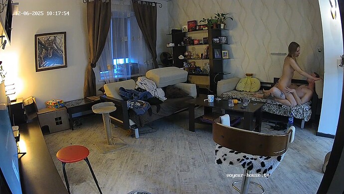 realm64-cam13-1765005512