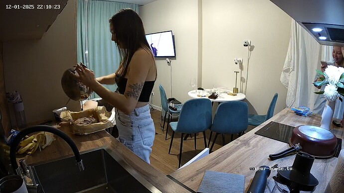 realm127-cam12-1764616265