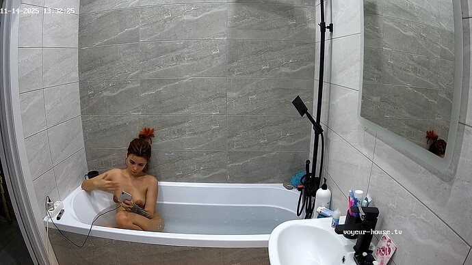 realm5-cam19-1763145272