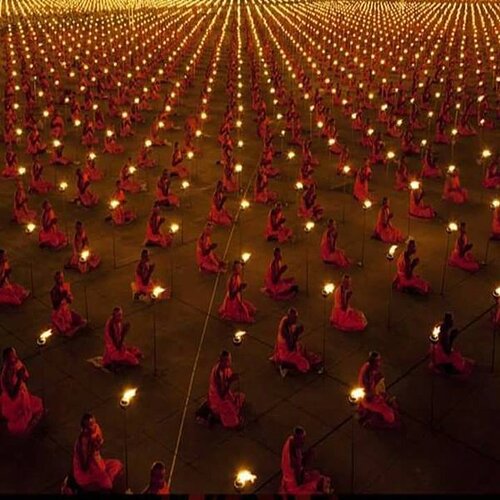 40,000 monks praying for a better world