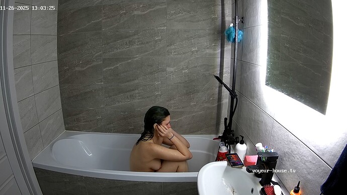 realm5-cam19-1764163531