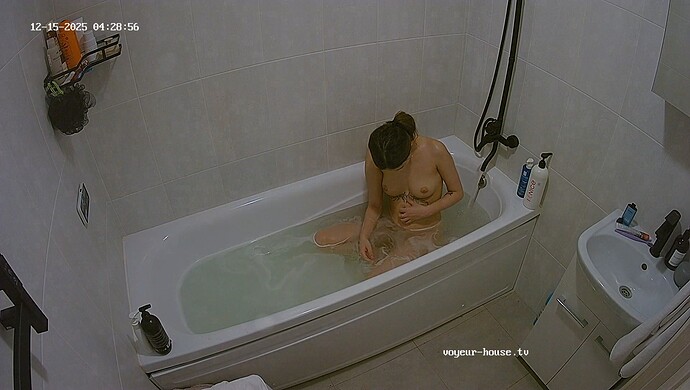 realm13-cam19-1765782320