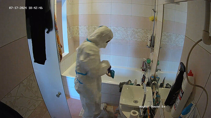 realm69-cam19-1721228898