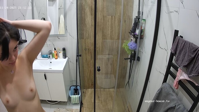 realm125-cam110-1764022028