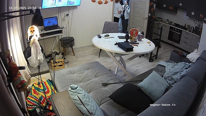 realm18-cam13-1763413090