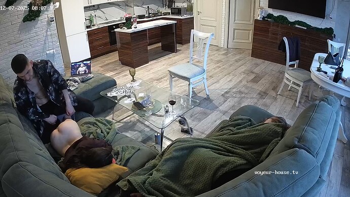 realm126-cam15-1765084083