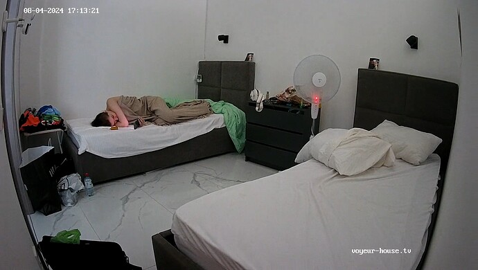 realm6-cam111-1722780794