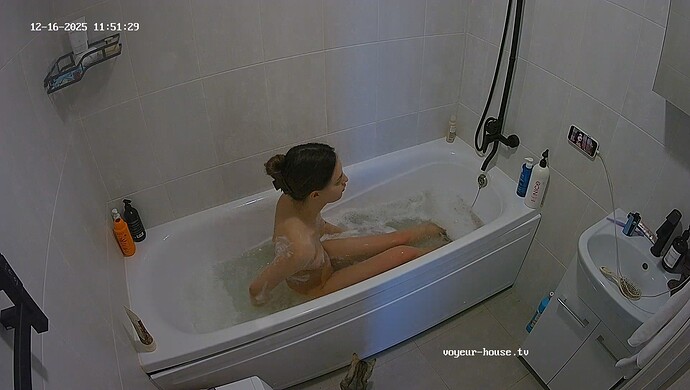 realm13-cam19-1765876188