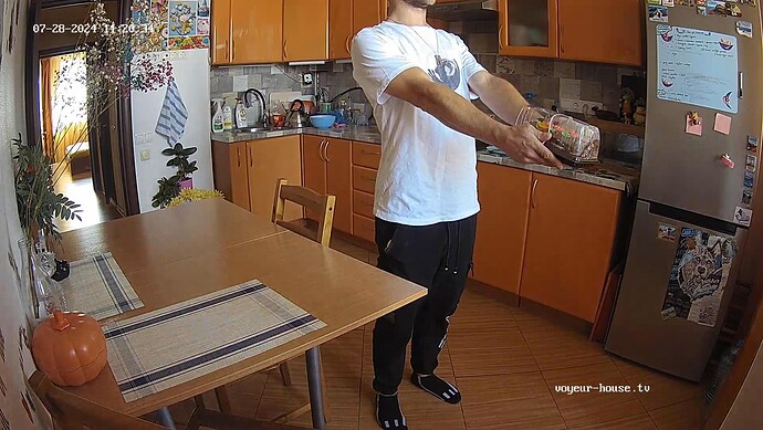 realm37-cam12-1722155466