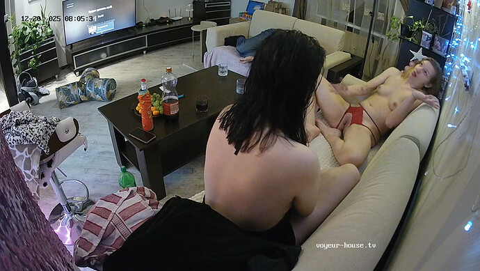 realm64-cam16-1766213221