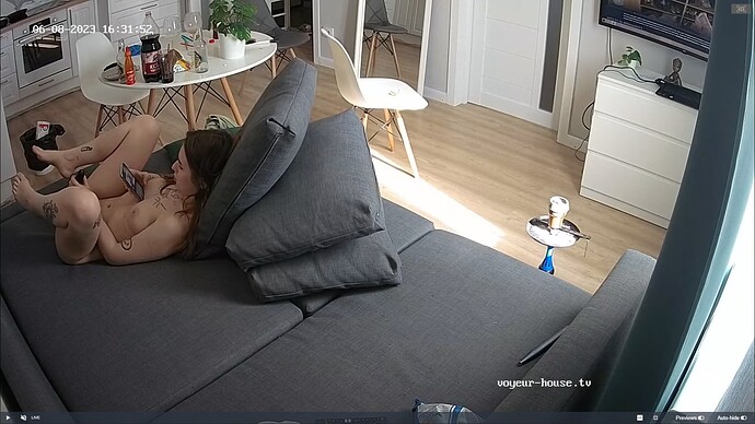 Ashampoo_Snap_jeudi 8 juin 2023_15h32m29s_008_Eren & Seviliya apartment with reallifecam cameras at Voyeur House TV - Google Chrome