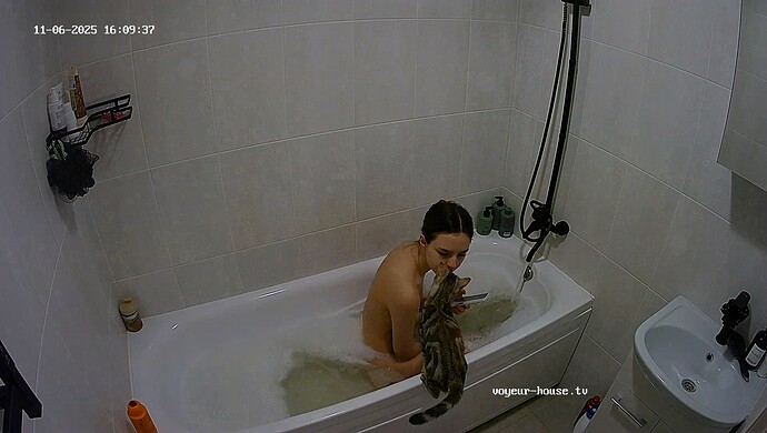 realm13-cam19-1762434708