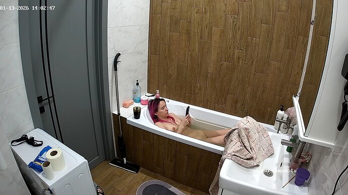 realm42-cam19-1768302206