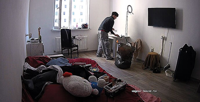 realm115-cam13-1759726970