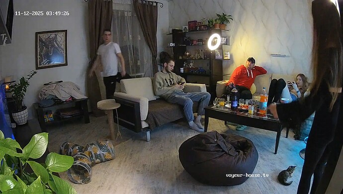 realm64-cam13-1762908608