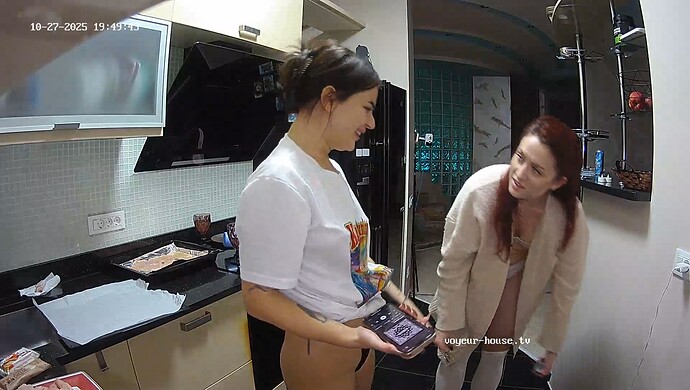 realm8-cam11-1761587424