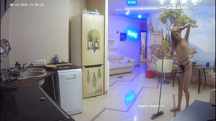 Adel-20250823-9