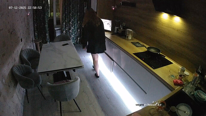 realm64-cam13-1752350900
