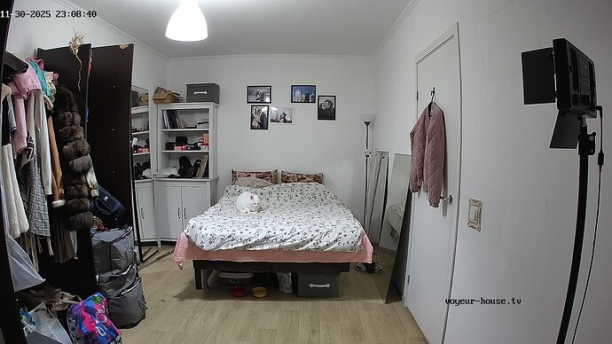 realm111-cam17-1764533363