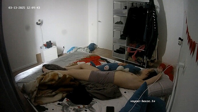 realm69-cam18-1741862120