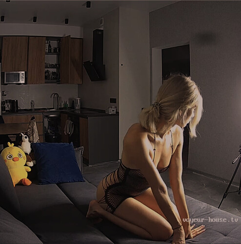 Screenshot 2023-11-02 at 01-11-22 Amelie & Lucas (Part 2) - Apartments Discussion - Voyeur House TV Forum