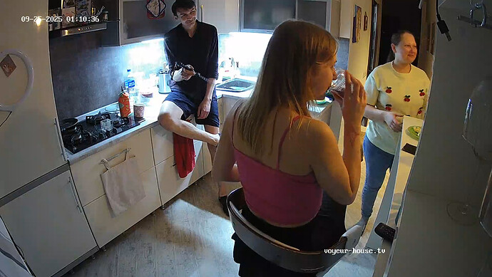 realm64-cam12-1758759882