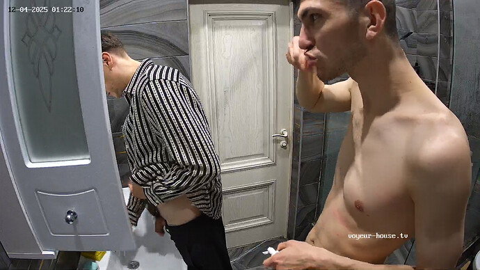 realm126-cam113-1764800752