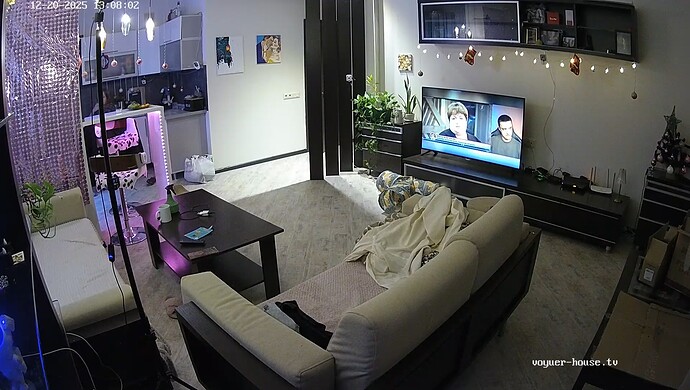 realm64-cam15-1766225317