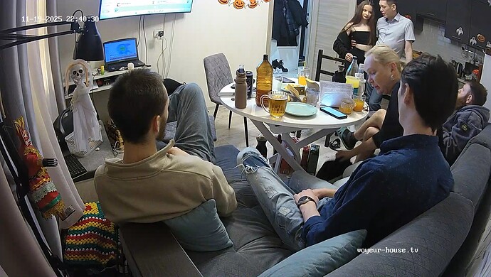 realm18-cam13-1763581923