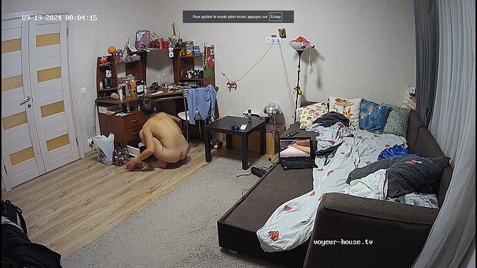 Ashampoo_Snap_mercredi 18 septembre 2024_23h4m42s_001_Living room camera at Camille reallifecam apartment at Voyeur House TV (cam15) - Google Chrome