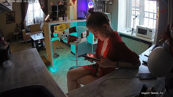 realm64-cam11-1766920073