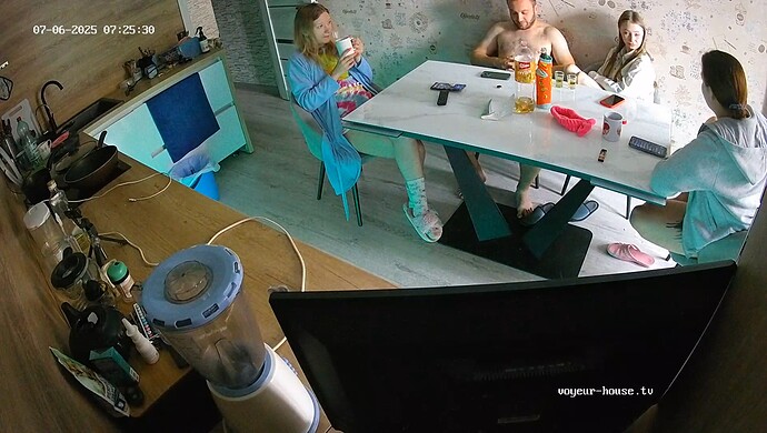 realm64-cam12-1751775969