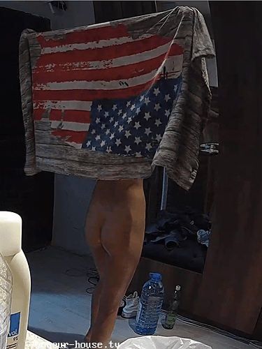 Screenshot 2023-08-18 at 23-17-14 Kitchen camera at Nikki reallifecam apartment at Voyeur House TV (cam11)