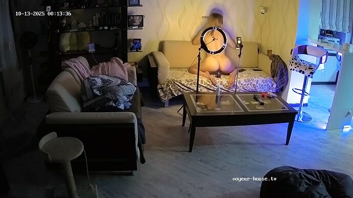 realm64-cam14-1760314223